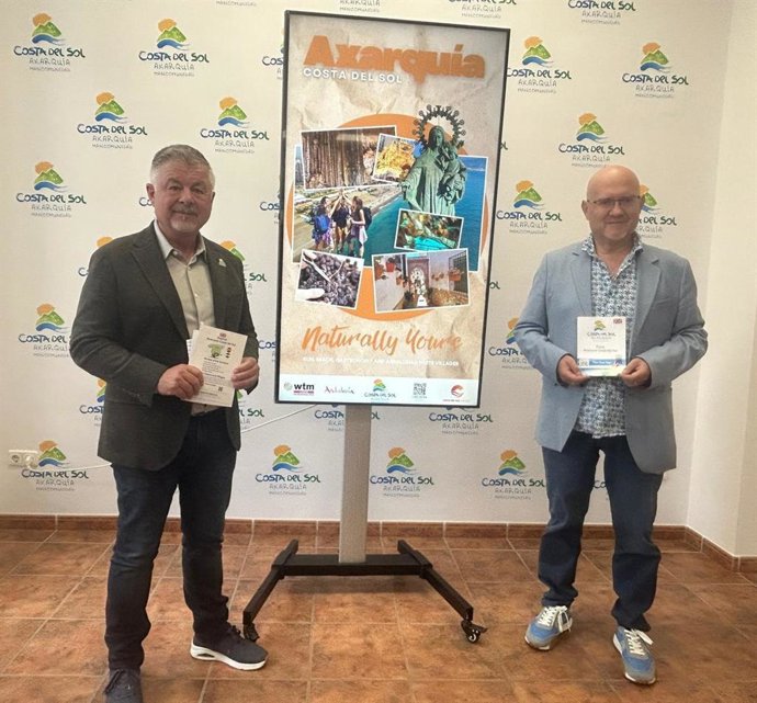 El presidente de la Mancomunidad de Municipios de la Costa del Sol Axarquía, Jorge Martín y el vicepresidente responsable del área de Turismo, Jesús Pérez Atencia, han sido los encargados de informar en rueda de prensa de esta promoción para la WTM.