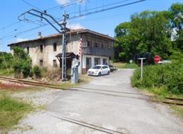 Paso a nivel en Parres.