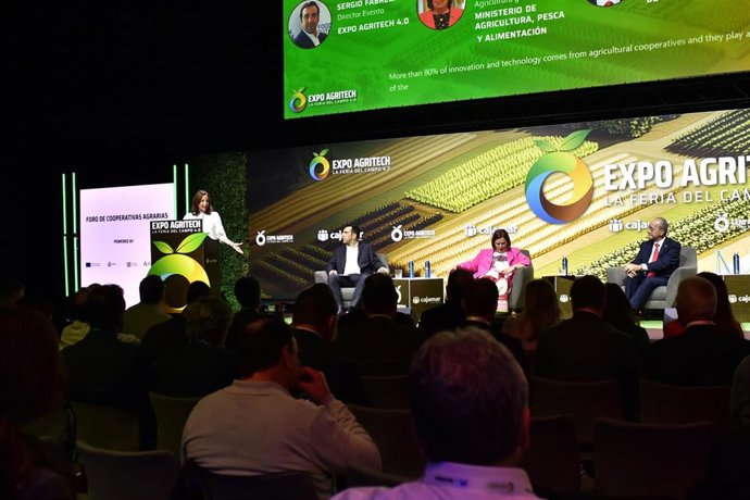 La delegada de la Junta de Andalucía en Málaga, Patricia Navarro, participa en la inauguración de 'Expo AgriTech 2025' en Fycma.