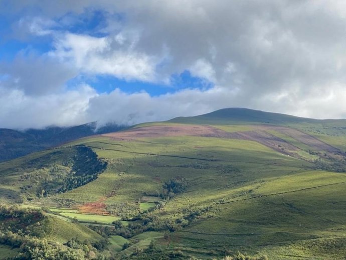 El plan anual contra incendios del Principado refuerza el control en zonas urbanoforestales y las medidas de autoprotección en pueblos y áreas de alto valor natural