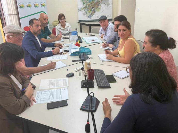 Responsables de IU Córdoba y de Coespe, reunidos para tratar sobre la defensa del sistema público de pensiones y la "preocupante" situación de la dependencia.