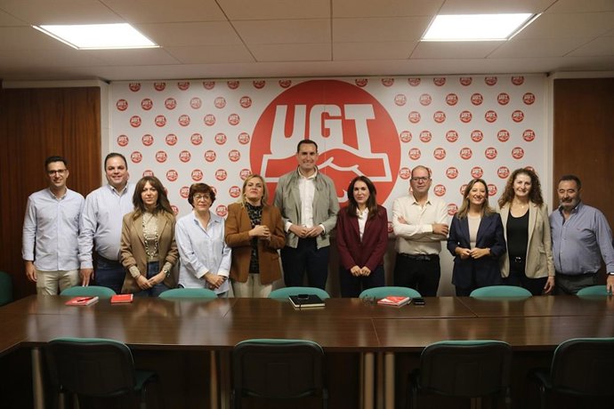 Primera reunión entre UGT y PSOE tras la elección de Pilar Gil como secretaria general