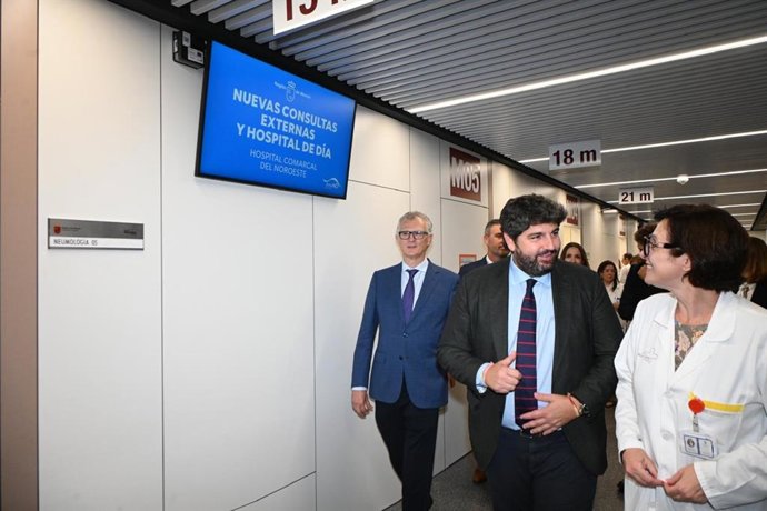El presidente del Gobierno regional, Fernando López Miras, visitado el nuevo espacio del Hospital Comarcal del Noroeste