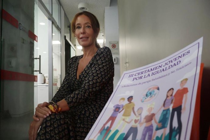 Marián Aguilar presenta la tercera edición del certamen 'Jóvenes por la Igualdad'.