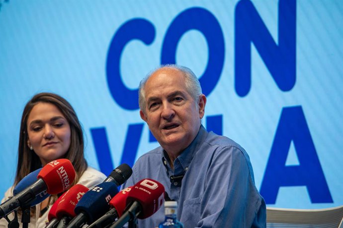 Archivo - August 6, 2024, Madrid, Spain: Antonio Ledezma, former Deputy of the National Congress of Venezuela.speaks during a press conference in Madrid. This morning, the CON VZLA Command established in Madrid, led by Antonio Ledezma, former Deputy of th
