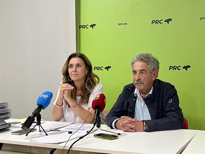 Paula Fernández y Miguel Ángel Revilla