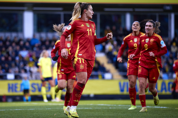 Alexia Putellas celebra su gol en el Suecia-España de vuelta de las semifinales de la Liga de Naciones 2025