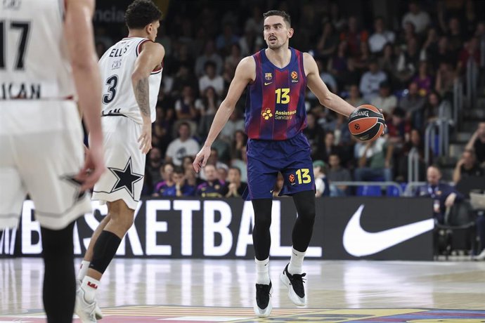 Tomas Satoransky en una acción del Barça-EA7 Emporio Armani Milan en la Euroliga 2025-26