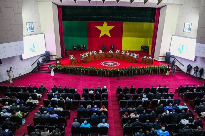 La sala del Consejo Constitucional de Camerún durante la proclamación oficial de los resultados de las elecciones presidenciales celebradas en Yaundé, capital del país.