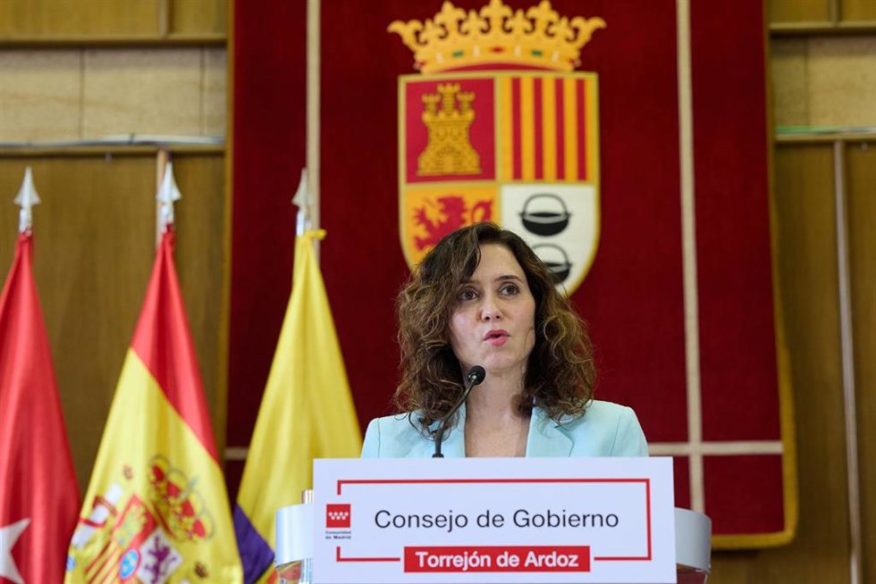 Archivo - La presidenta de la Comunidad de Madrid, Isabel Díaz Ayuso, ofrece una rueda de prensa tras la reunión del Consejo de Gobierno, en el Ayuntamiento de Torrejón de Ardoz, a 12 de junio de 2024, en Torrejón de Ardoz, Madrid (España).