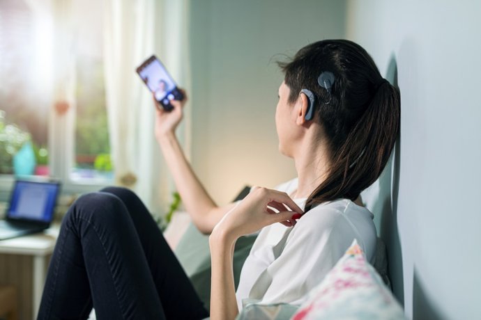 Archivo - Implantes cocleares.