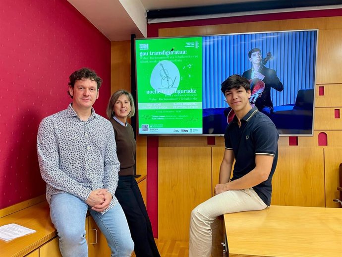 Ezkerretik eskuinera: Luis Orduña, Sonia Diaz de Corcuera eta Alvaro Lozano