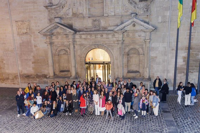 El Parlamento de La Rioja ha acogido el acto institucional por el 40 aniversario de ARPA Autismo La Rioja