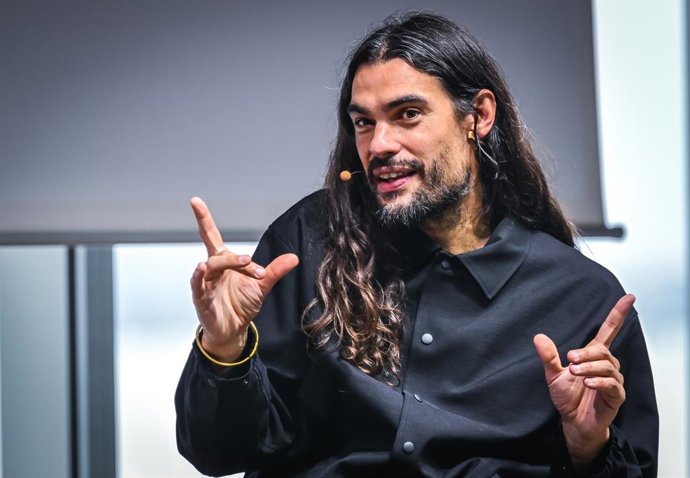 Archivo - El director Óliver Laxe participa en el Festival de Cine de Santander (FCS), en el Centro Botín, a 17 de septiembre de 2025, en Santander, Cantabria (España). Se da la circunstancia de que esta mañana ha sido elegida su última película, ‘Sirat’,