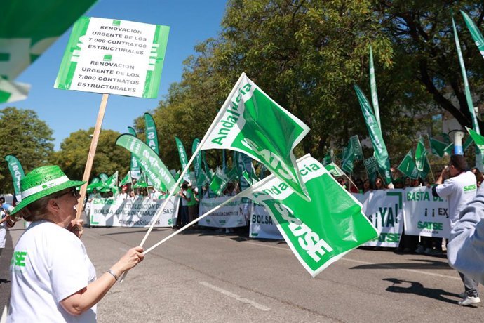 Archivo - Arquivo - Comício convocado pelo sindicato Satse em frente à sede da SAS. Em 21 de maio de 2024, em Sevilha (Andaluzia, Espanha). O sindicato de enfermagem Satse convocou uma manifestação em frente à sede do Ministério da Saúde e do Consumidor.