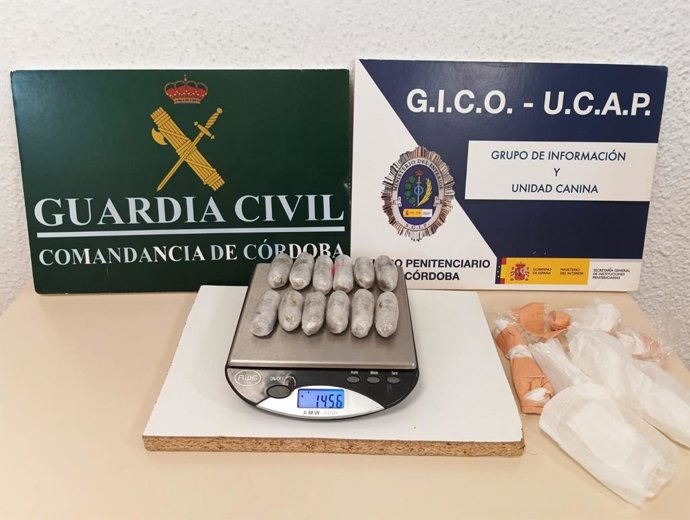 Bellotas de hachís intervenidas en el Centro Penitenciario Córdoba-Alcolea.