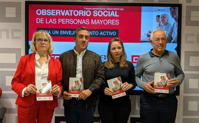 El secretario regional de CCOO, Javier Ortega, presentando el Observatorio de Personas Mayores