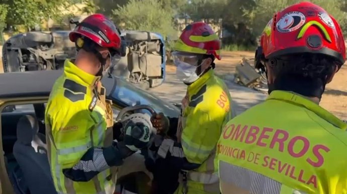 Bomberos de la provincia se forman en intervenciones en accidentes con vehículos eléctricos, híbridos y de gas