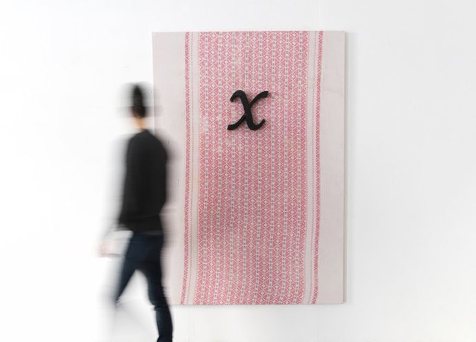 Carmen Calvo, Un algo tras la puerta en la Galería Luis Adelantado