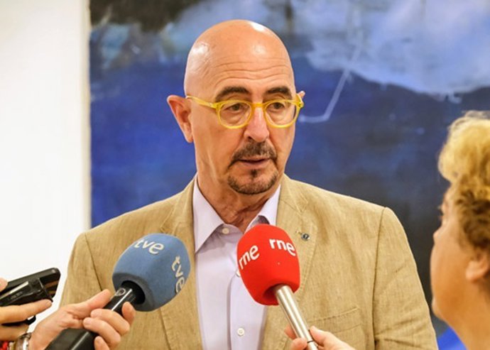 Archivo - El consejero de Salud, César Pascual.- Archivo