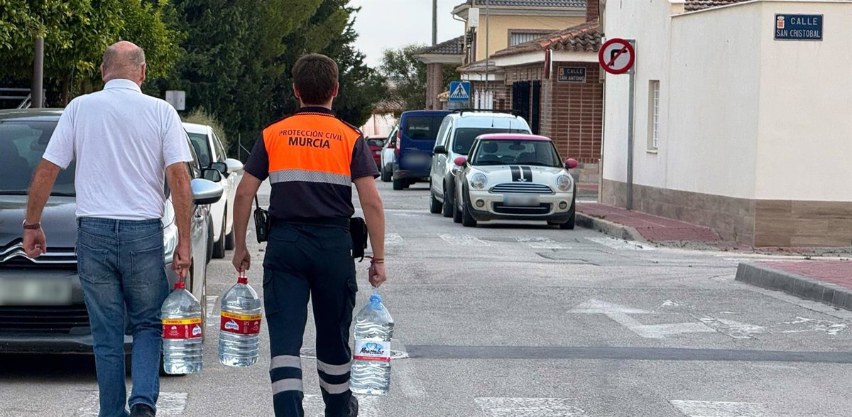 Murcia activa un dispositivo para que los afectados por los cortes de agua en las pedanías presenten reclamaciones
