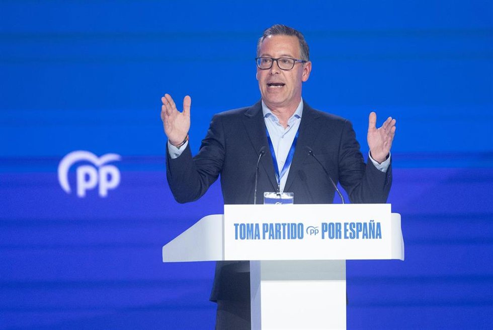 Archivo - El secretario general del PP de la Comunidad de Madrid, Alfonso Serrano, interviene durante el XXI Congreso Nacional del Partido Popular, a 4 de julio de 2025, en Madrid (España).
