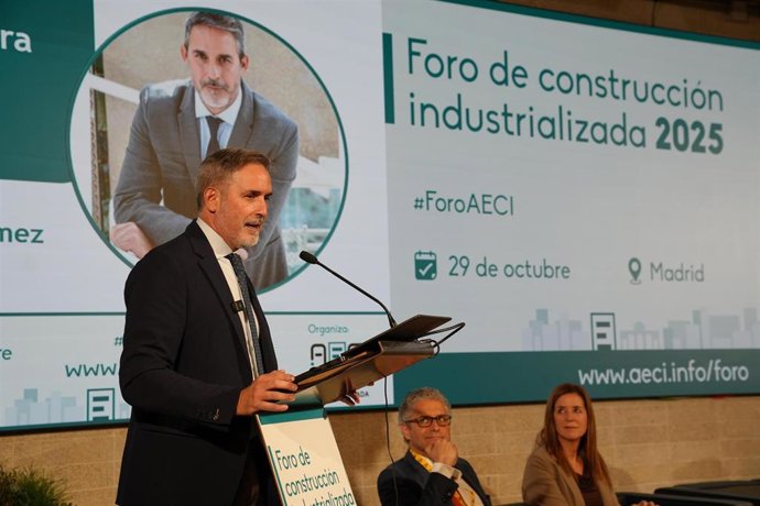 El viceconsejero de Vivienda, Transportes e Infraestructuras, José María García