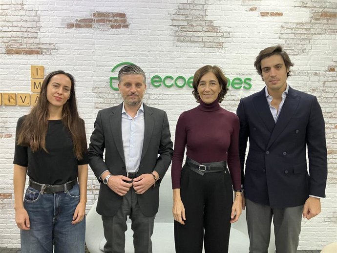 Virginia Moreno, Antonio Magraner, Begoña de Benito y Daniel Cifuentes durante la presentación de la guía.