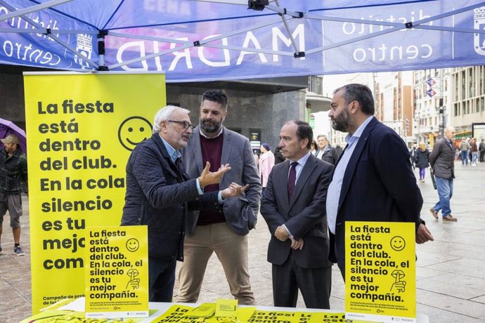 Los locales de ocio madrileños reducirán el ruido con vallas de plástico en lugar de metálicas y venta anticipada