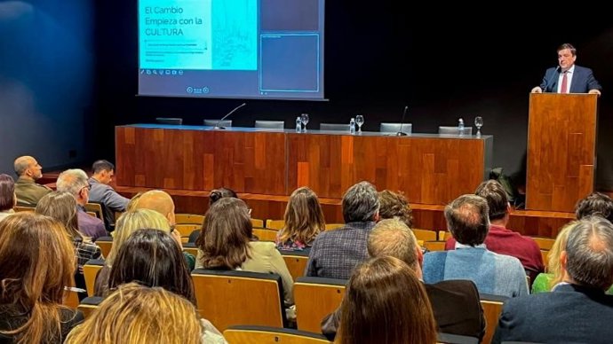 Más de 40 empresas participan en una jornada sobre el impacto de la IA en las organizaciones y la cultura organizativas