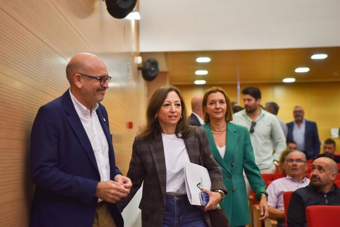 La delegada de la Junta de Andalucía en Málaga, Patricia Navarro, ha presidido la Jornada de Gestión de Emergencia.