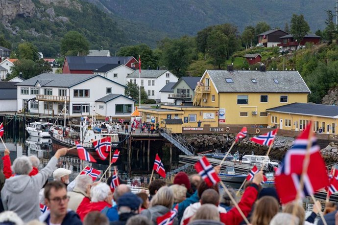 Hurtigruten genera más de 200 millones de euros al año en las comunidades costeras de Noruega