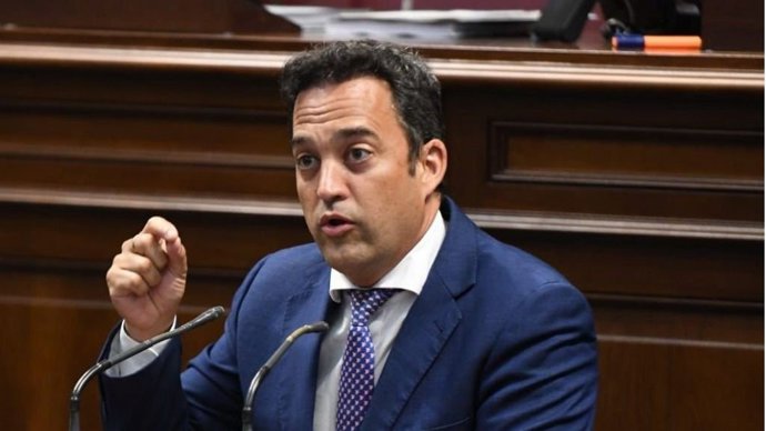 Archivo - El diputado herreño del PP de Canarias, Juan Manuel García Casañas