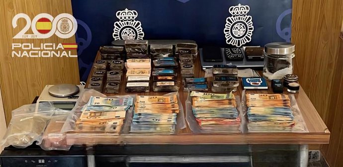 Detenidas cuatro personas vinculadas con una asociación cannábica en Maó.