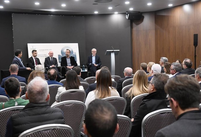 Un instant del cicle organitzat per l'Empresa Familiar Andorrana