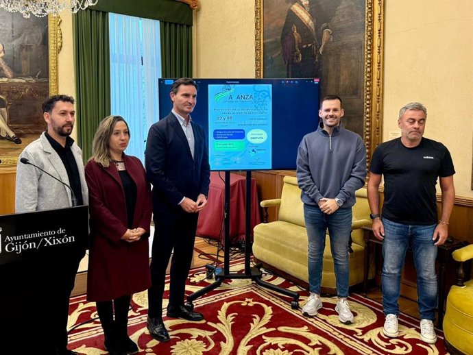 Presentación, en el Consistorio gijonés, de las Jornadas 'Abrazos Verdes', del programa Avanza sobre la Prevención del Suicidio.