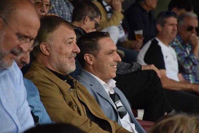 El vicepresidente primero de Castilla-La Mancha, José Luis Martínez Guijarro; el alcalde de Cuenca, Darío Dolz, y el presidente de la Diputación conquense, Álvaro Martínez Chana.