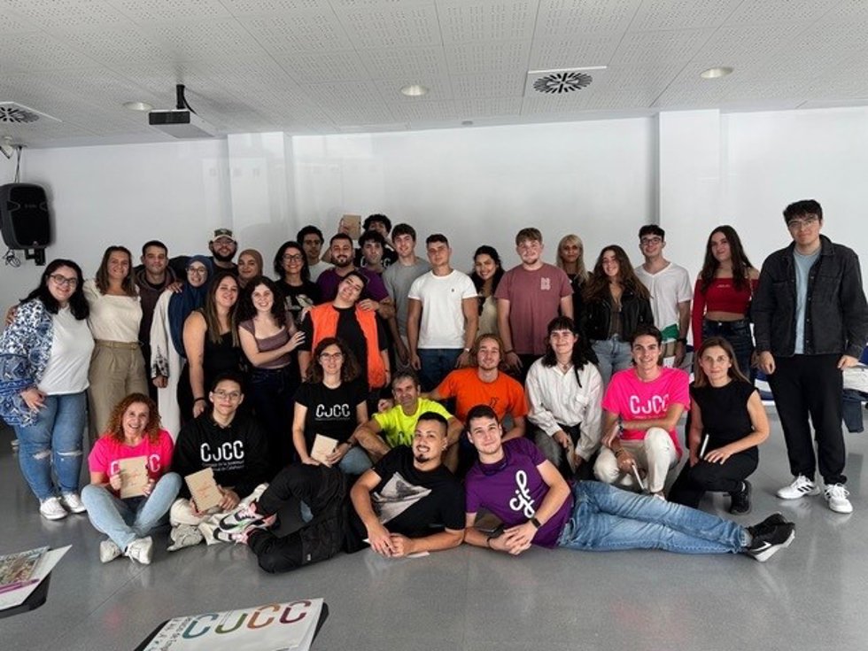 El CJCC recibe a 22 jóvenes del Consejo de la Juventud de Fuenlabrada en un encuentro de aprendizaje y reconocimiento