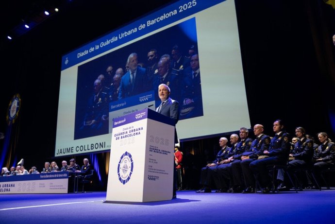 L'alcalde de Barcelona, Jaume Collboni, presideix l'acte per la Diada de la Guàrdia Urbana