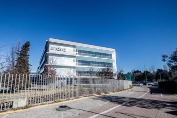 Archivo - Fachada de la sede de Indra, a 5 de febrero de 2025, en Madrid (España). 