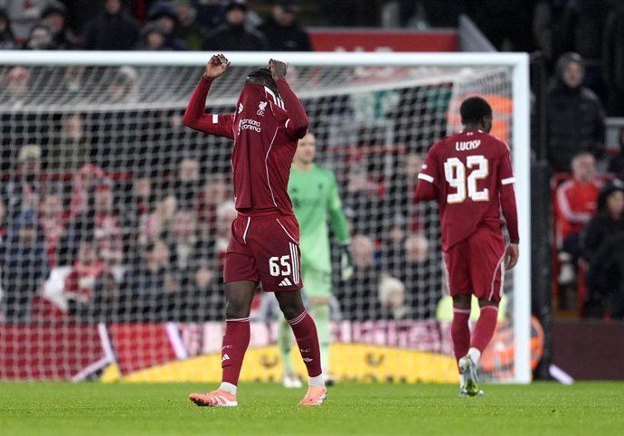 Amara Nallo lamenta una derrota del Liverpool.