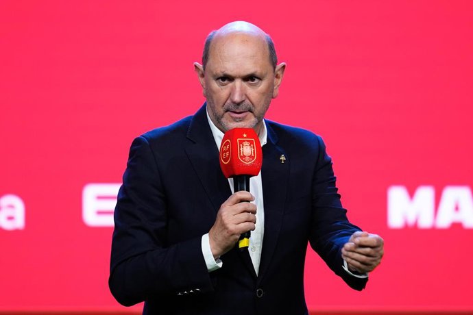 Archivo - Rafael Louzan, President of the Royal Spanish Football Federation, attends during the presentation of Sonia Bermudez as new head coach of Spain at Ciudad del Futbol on September 10, 2025, in Las Rozas, Madrid, Spain.