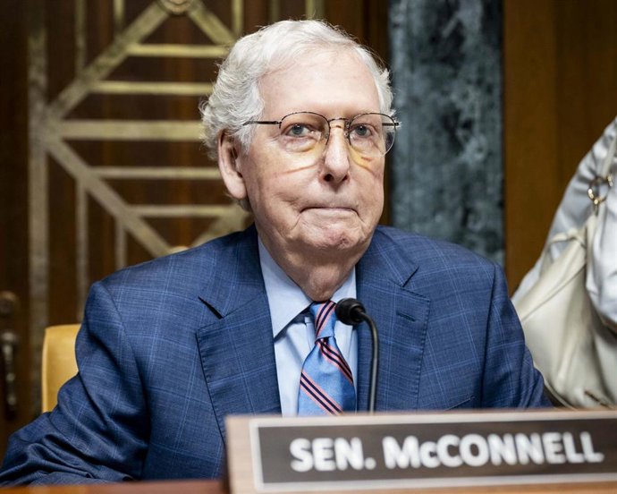 Archivo - El senador republicano Mitch McConnell (Kentucky), contrario a los aranceles a Canadá