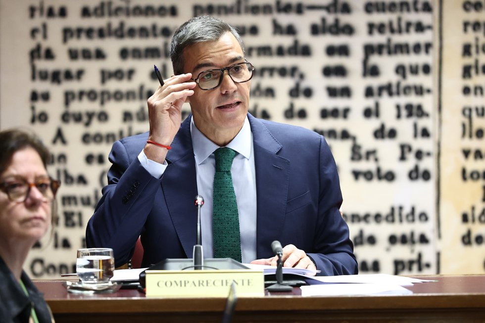 El presidente del Gobierno, Pedro Sánchez, comparece ante la Comisión de Investigación sobre el 'caso Koldo', en el Senado, a 30 de octubre de 2025, en Madrid (España).