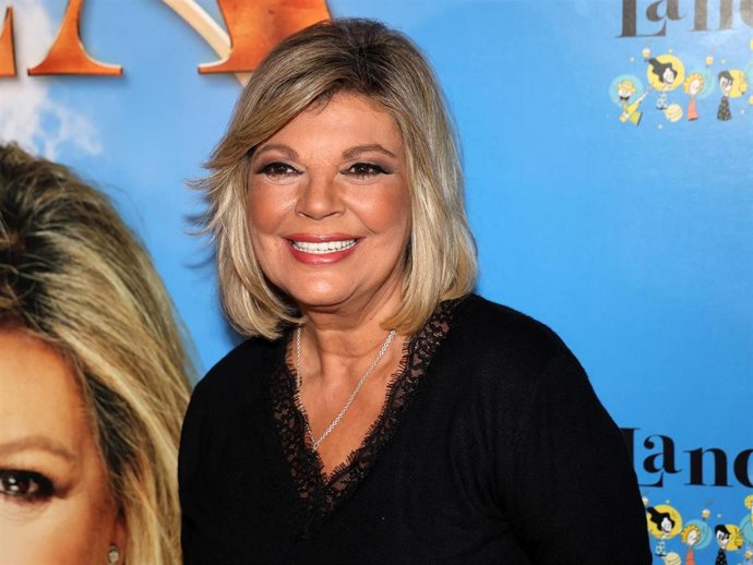 Terelu Campos en el Teatro Calderón después de actuar en su obra 'Santa Lola'