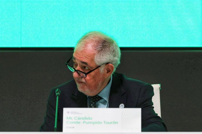 El presidente del Tribunal Constitucional, Cándido Conde-Pumpido, durante la reunión 'Independencia de los Tribunales Constitucionales', en IFEMA, a 30 de octubre de 2025, en Madrid (España).