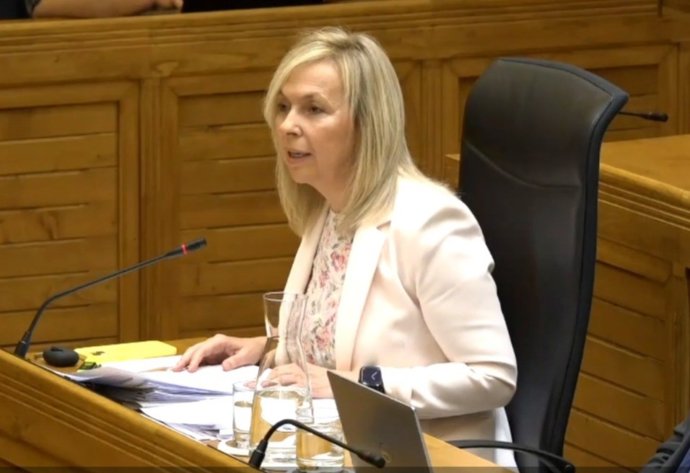 Archivo - La diputada de Vox, Sara Álvarez Rouco, en el Pleno Municipal gijonés.