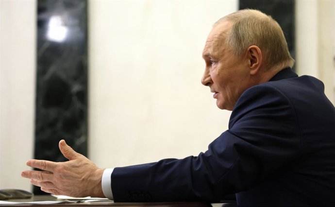 El presidente de Rusia, Vladimir Putin, durante una videoconferencia desde el Kremlin (archivo)