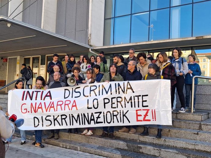 Nueva concentración de trabajadores de INTIA para exigir el fin de la "discriminación salarial".