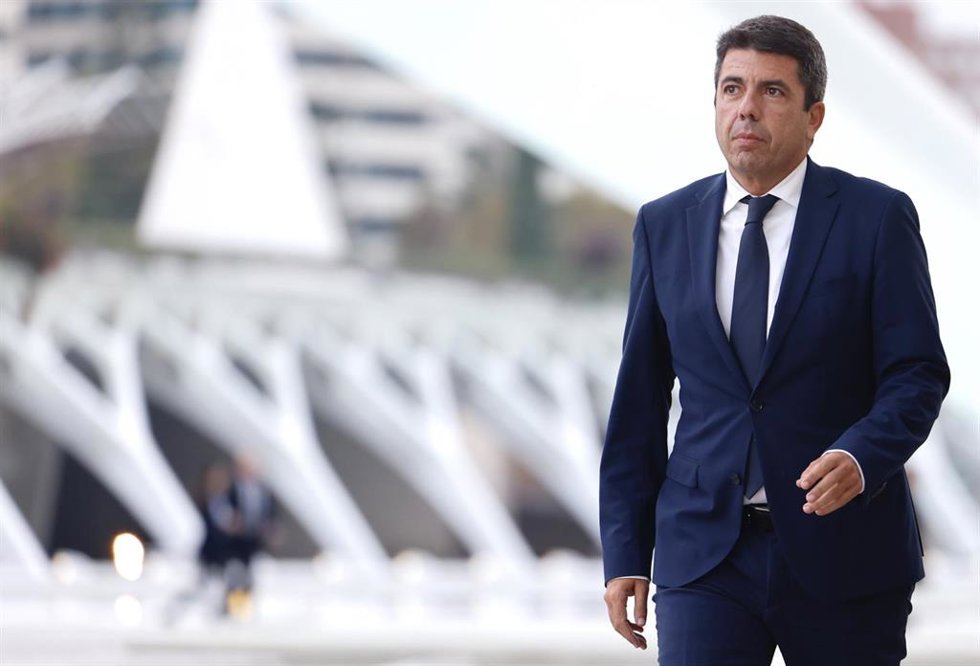 El presidente de la Generalitat valenciana, Carlos Mazón, a su llegada al homenaje a las víctimas de la dana, en el Museo de las Ciencias Príncipe Felipe, a 29 de octubre de 2025